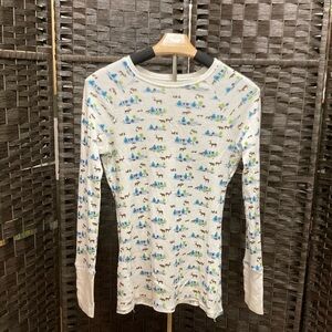 Vintage Waffle Knit Long Sleeve Top - Outdoor Theme. SZ Small - no name brand